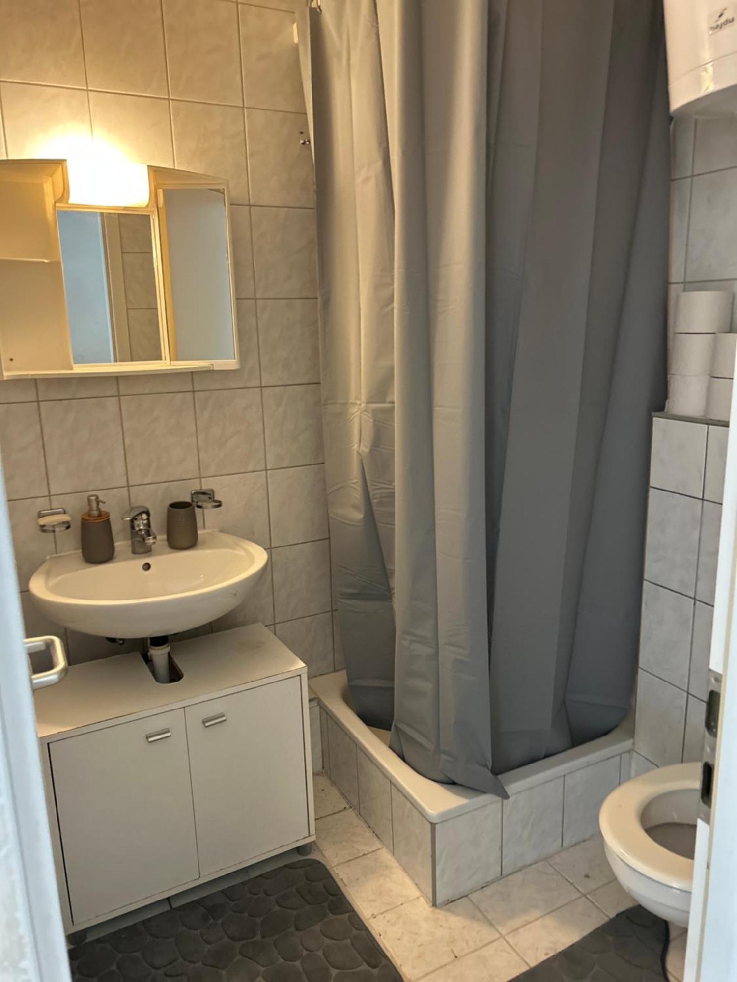 Aparta-estudio En Voltaplatz *